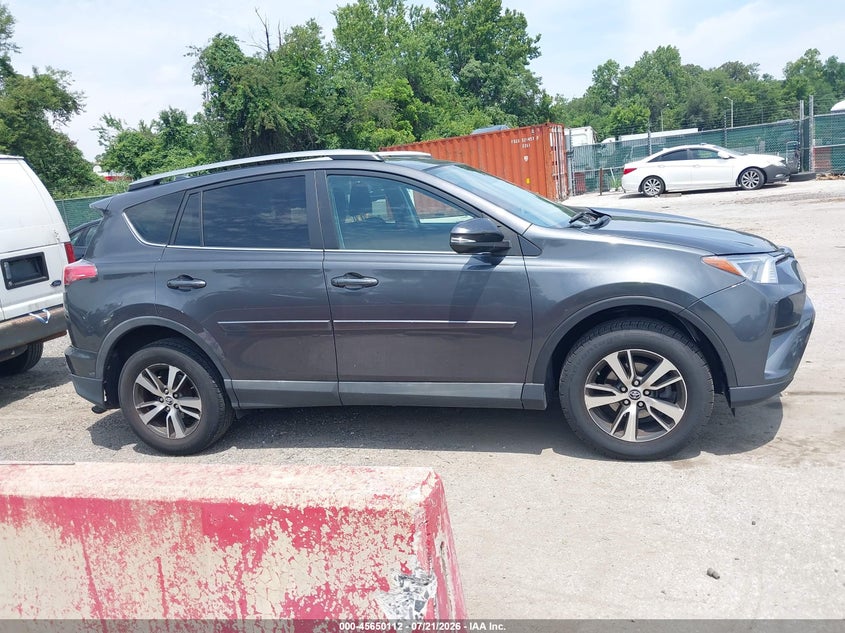 2018 Toyota Rav4 Xle VIN: 2T3RFREV8JW831032 Lot: 45650112