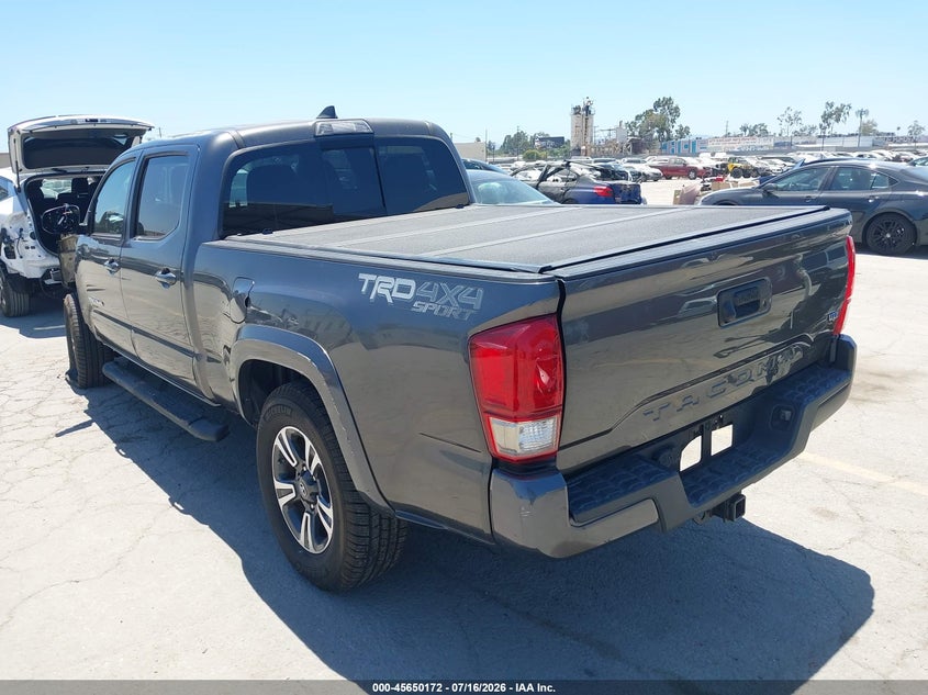 2017 TOYOTA TACOMA auction photo 3