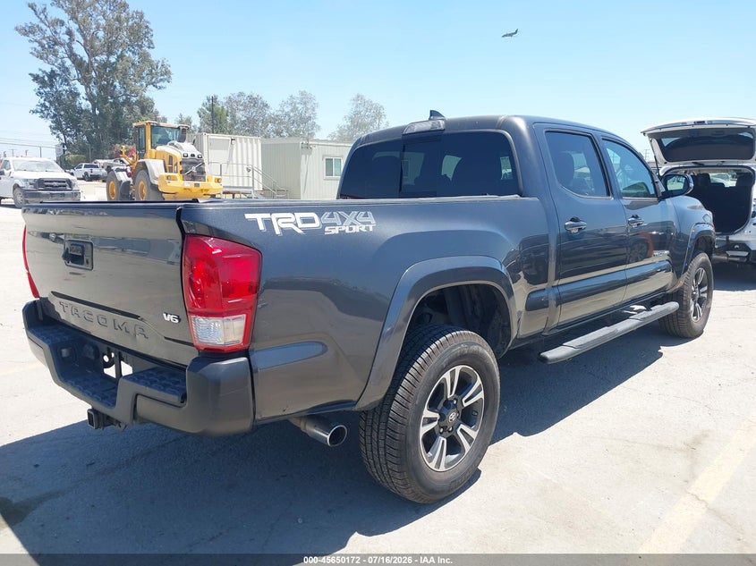 2017 TOYOTA TACOMA auction photo 4