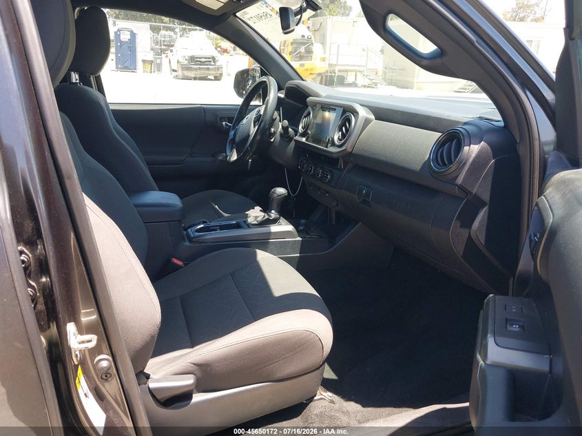2017 TOYOTA TACOMA auction photo 5