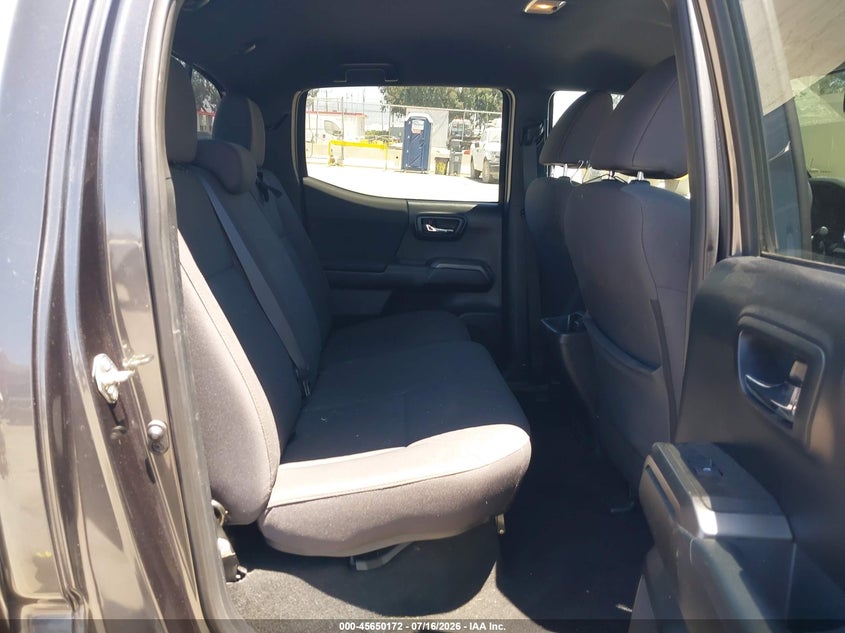 2017 TOYOTA TACOMA auction photo 8