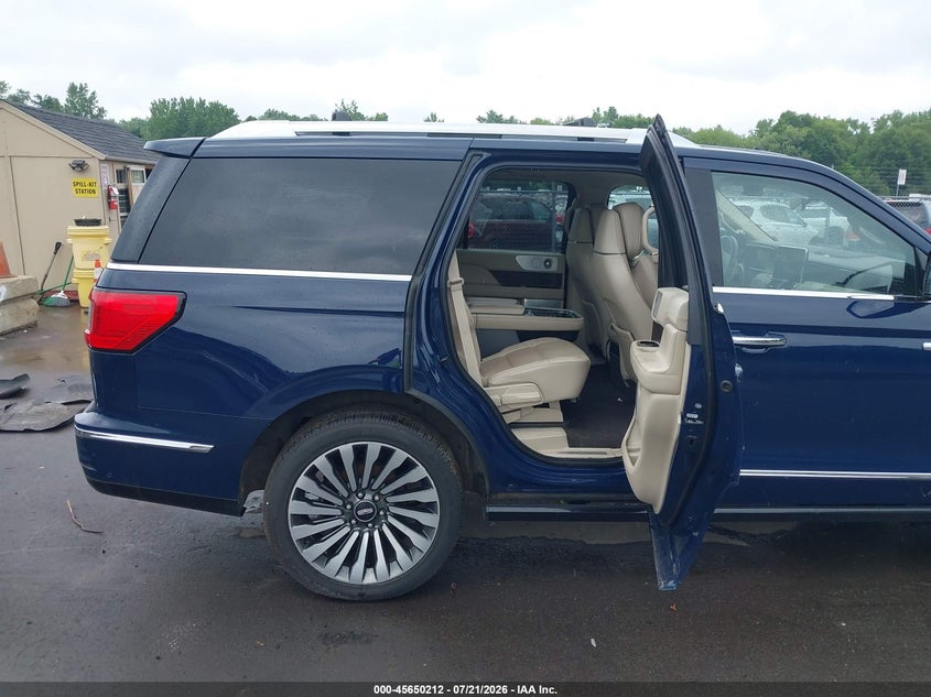 2018 LINCOLN NAVIGATOR auction photo 8