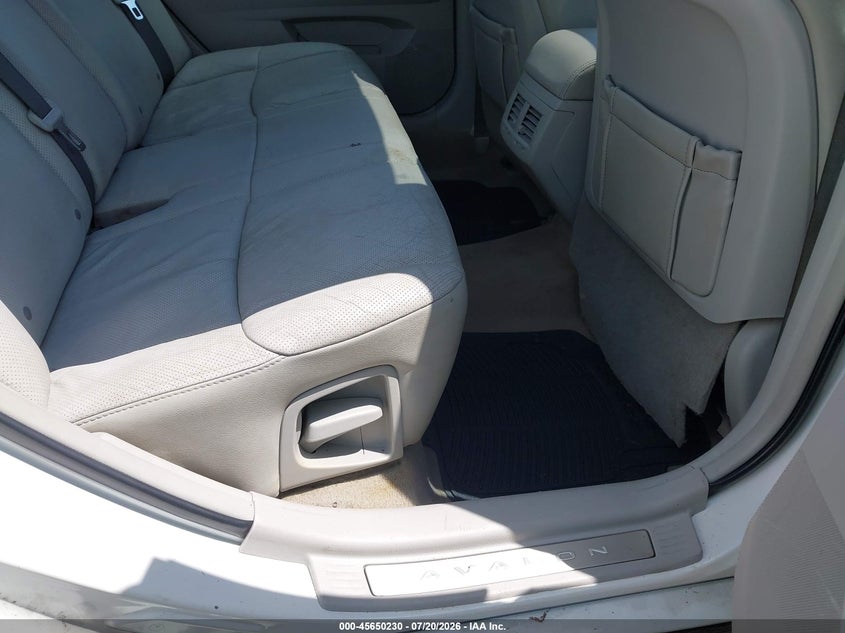 2011 TOYOTA AVALON auction photo 8