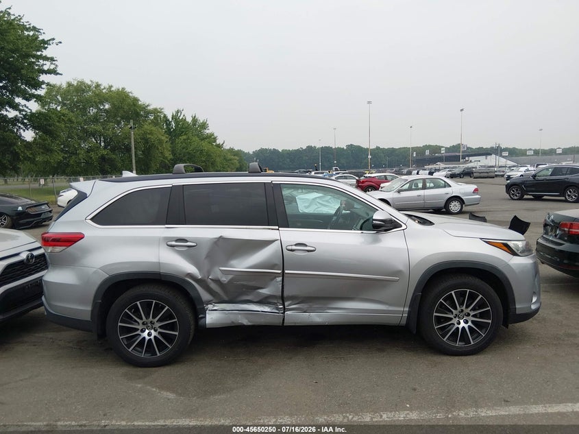 TOYOTA HIGHLANDER - zdjęcie 13