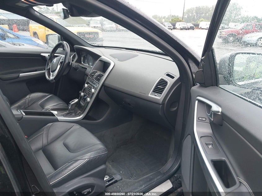 2016 VOLVO XC60 auction photo 5