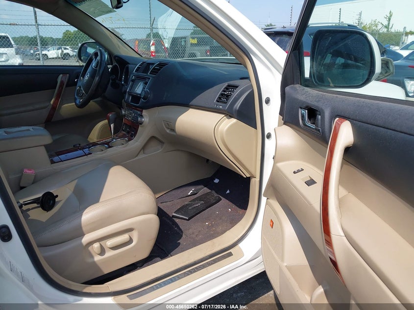 2013 TOYOTA HIGHLANDER auction photo 5