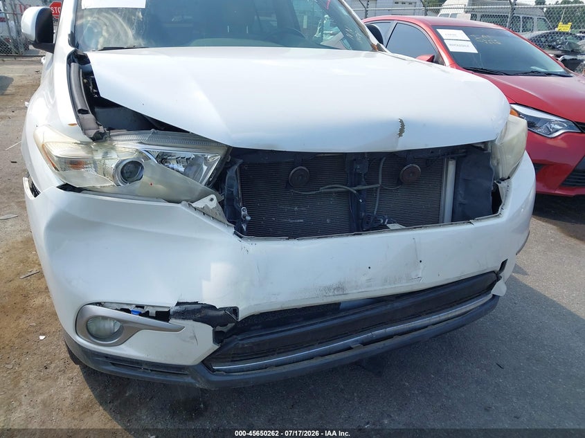 2013 TOYOTA HIGHLANDER auction photo 6