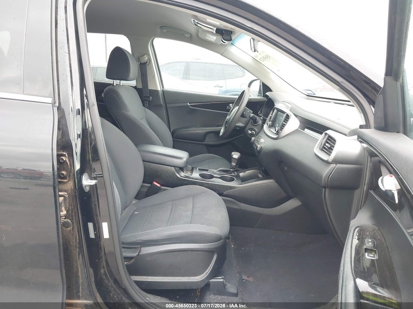 2019 KIA SORENTO auction photo 5