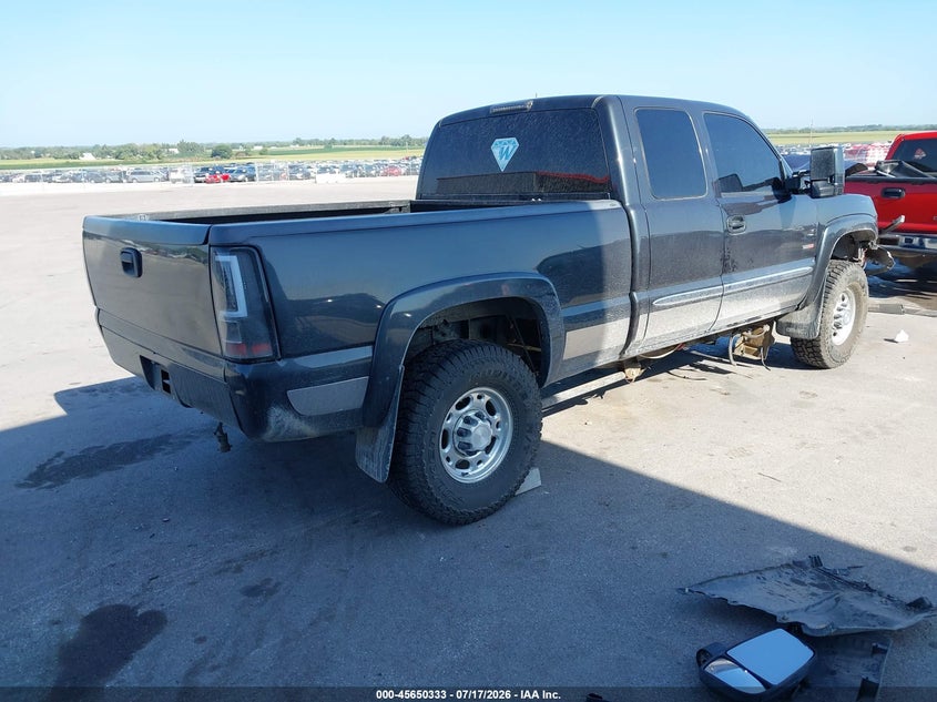 2004 GMC SIERRA 2500HD auction photo 4
