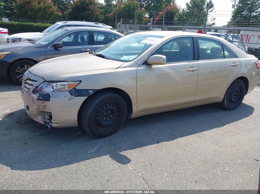 4T1BF3EK2AU084962 2010 TOYOTA CAMRY LE photo 1