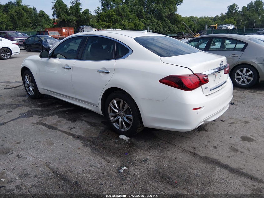 2015 INFINITI Q70 auction photo 3
