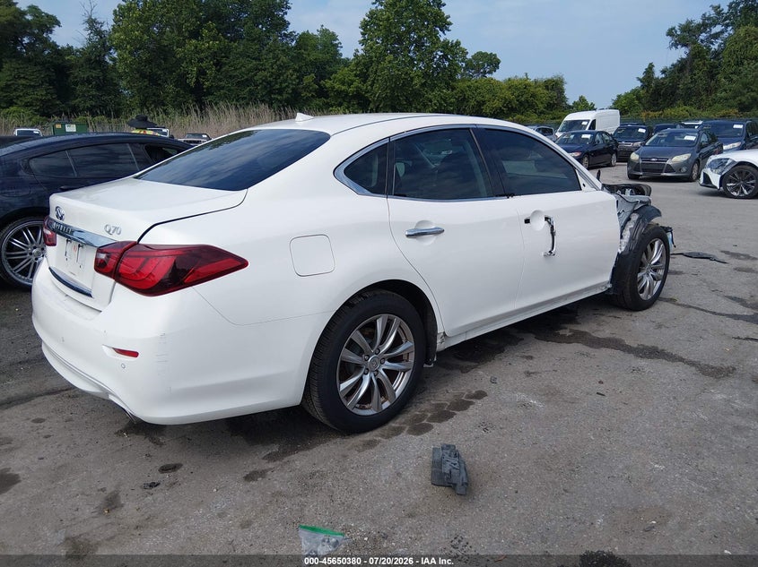 2015 INFINITI Q70 auction photo 4