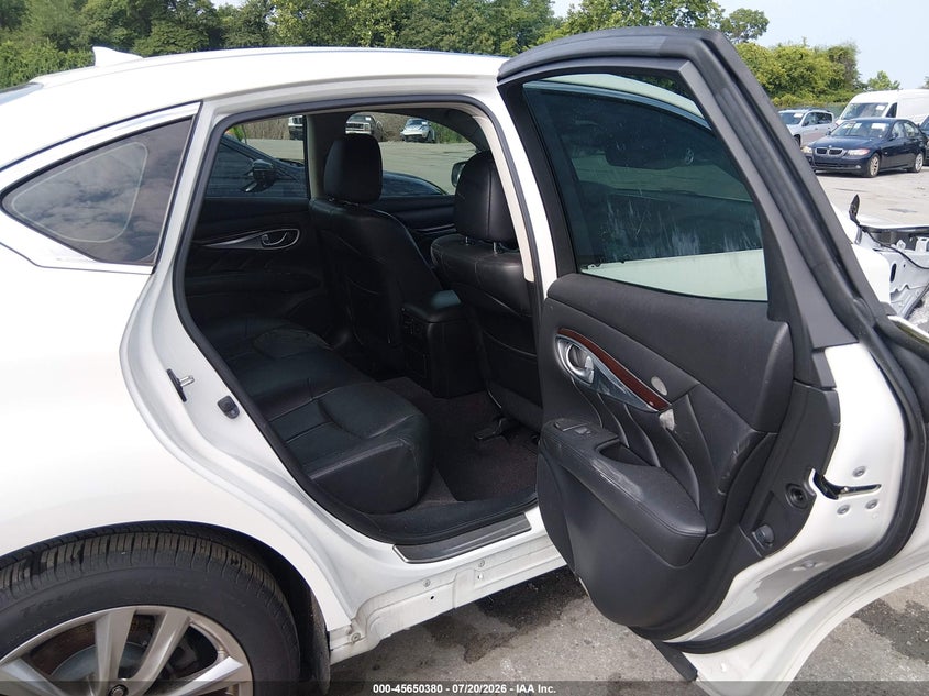 2015 INFINITI Q70 auction photo 8