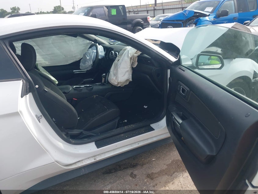 2022 FORD MUSTANG auction photo 5