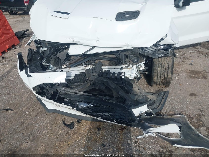 2022 FORD MUSTANG auction photo 6