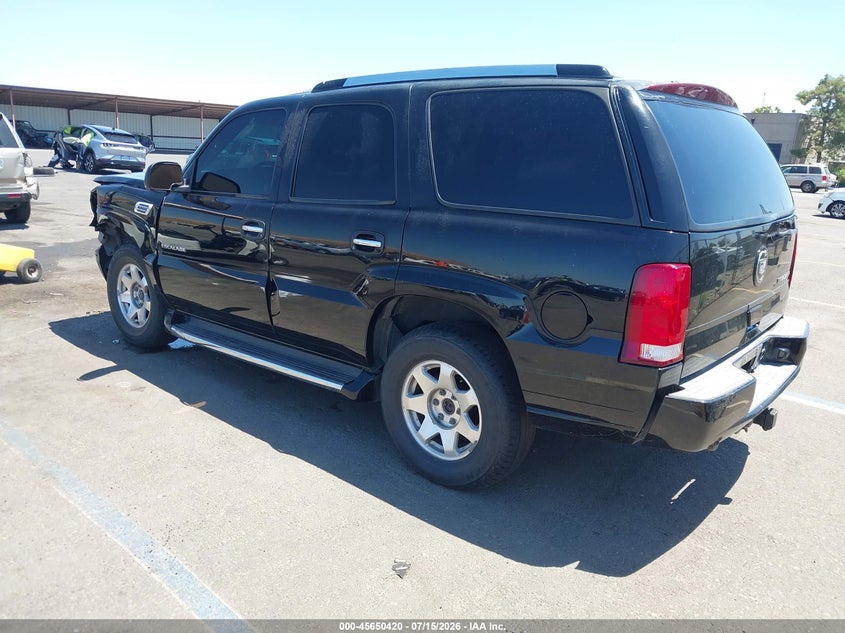 2002 CADILLAC ESCALADE auction photo 3