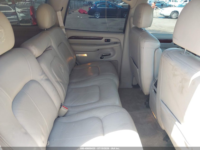 2002 CADILLAC ESCALADE auction photo 8