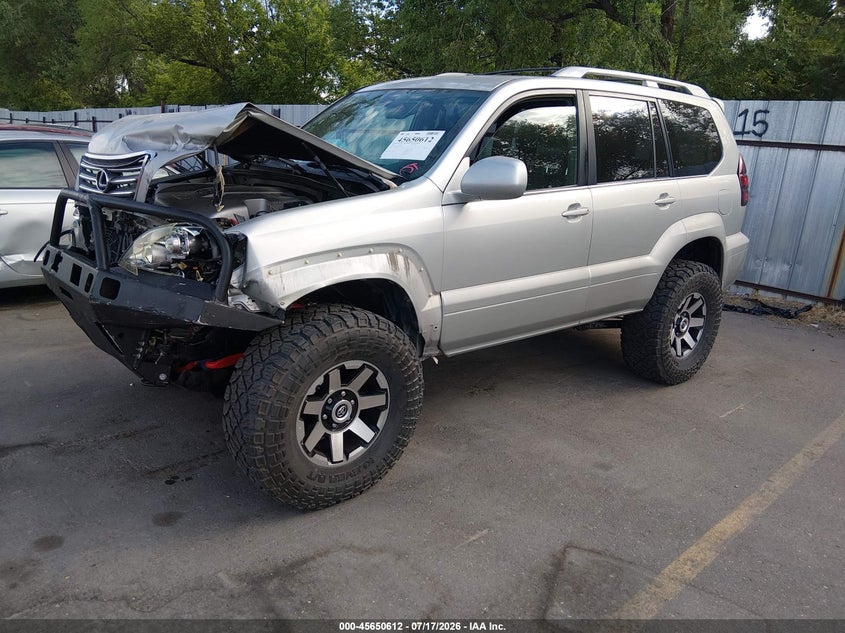 2004 LEXUS GX 470 auction photo 2