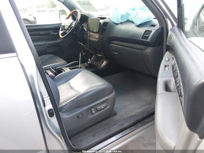 2004 LEXUS GX 470 auction photo 5