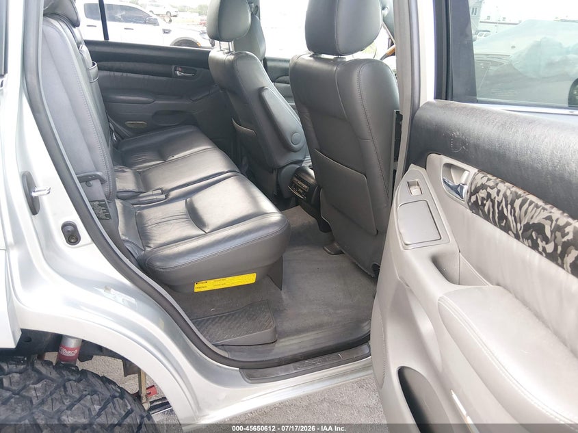 2004 LEXUS GX 470 auction photo 8