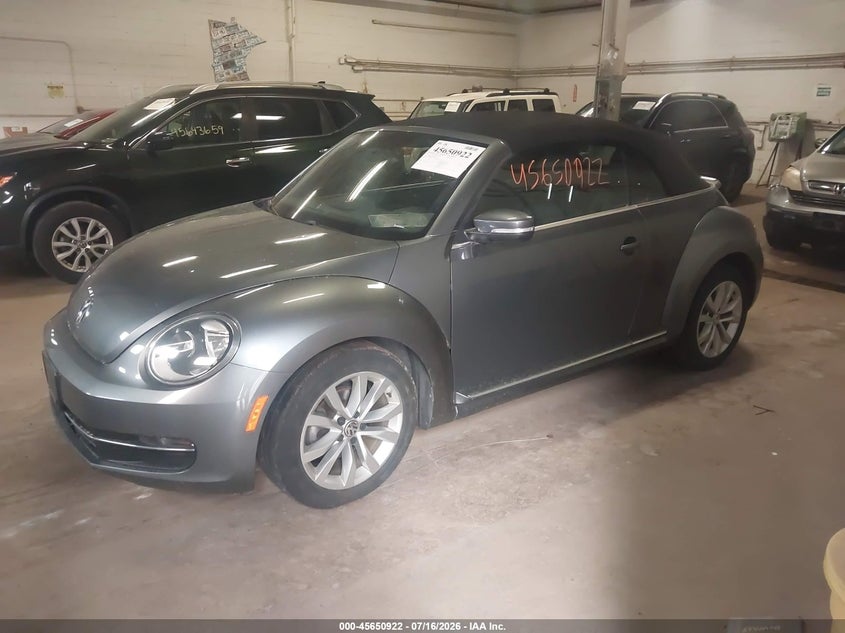 2013 Volkswagen Beetle 2.0L Tdi, Без повреждений, IAAI, VIN 3VW5L7AT6DM815625 — фото 2