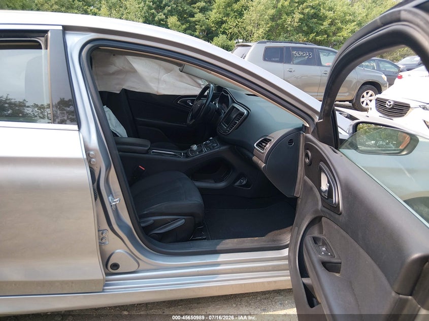 2015 CHRYSLER 200 auction photo 5