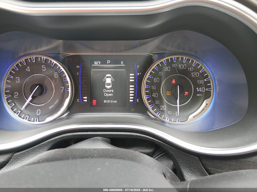 2015 CHRYSLER 200 auction photo 7