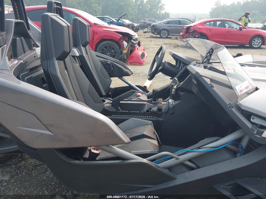 2015 POLARIS SLINGSHOT auction photo 5