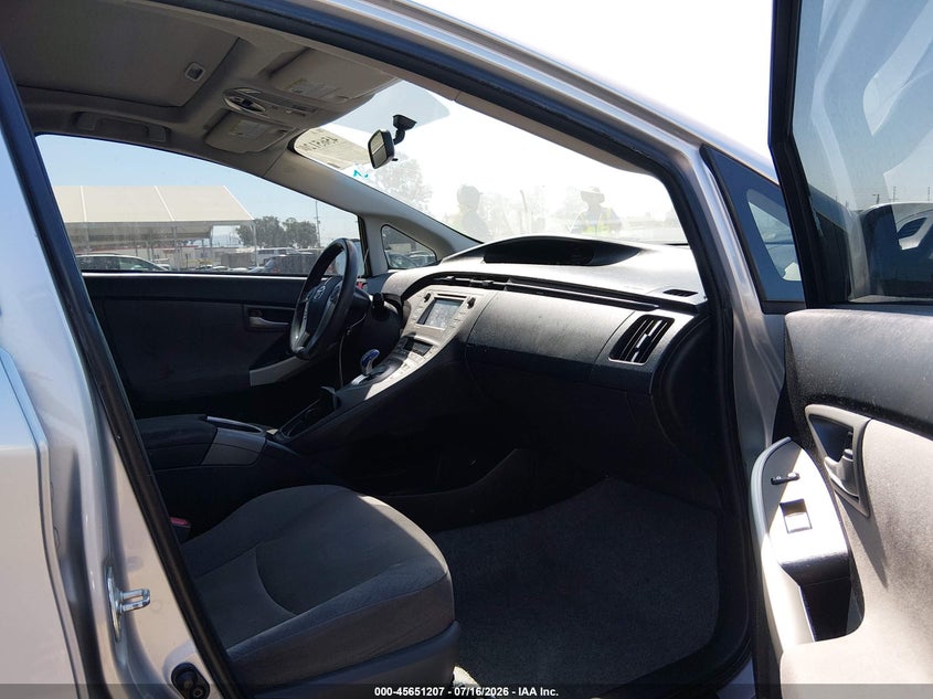 2014 TOYOTA PRIUS auction photo 5
