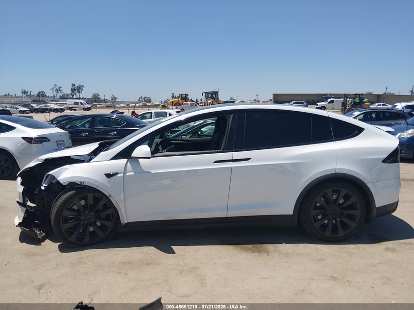 2022 Tesla Model X Dual Motor All-Wheel Drive VIN: 7SAXCBE54NF360891 Lot: 45651218