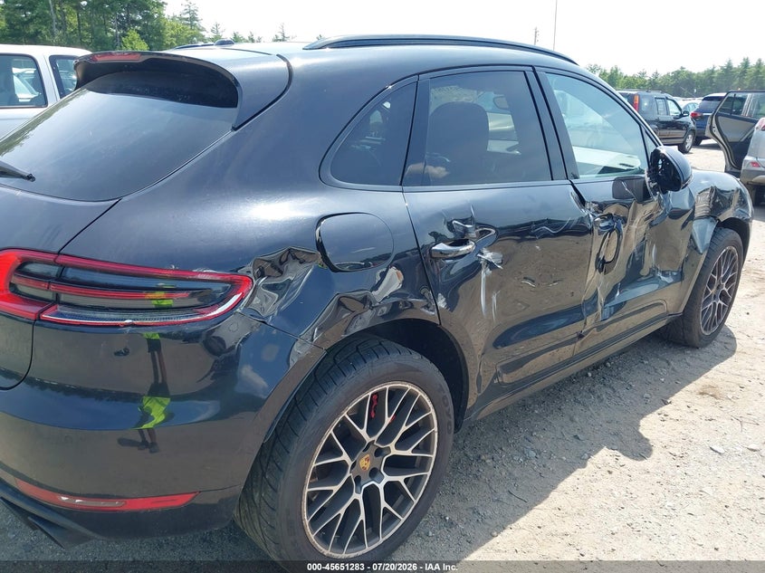 2017 Porsche Macan Turbo VIN: WP1AF2A52HLB61077 Lot: 45651283