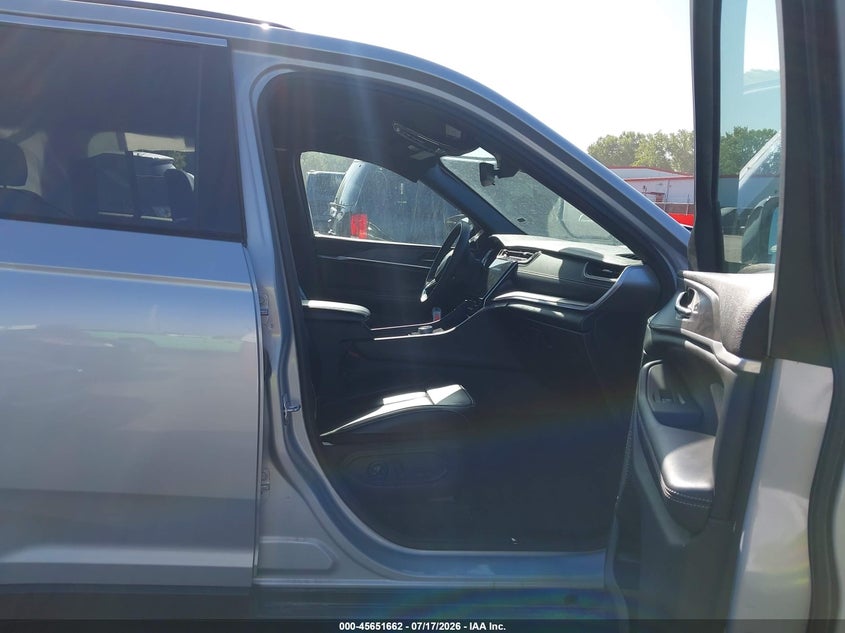 2024 JEEP GRAND CHEROKEE 4XE auction photo 5