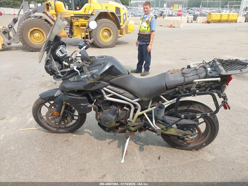 2011 TRIUMPH MOTORCYCLE TIGER auction photo 3
