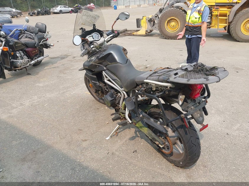 2011 TRIUMPH MOTORCYCLE TIGER auction photo 4