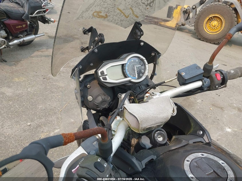 2011 TRIUMPH MOTORCYCLE TIGER auction photo 7