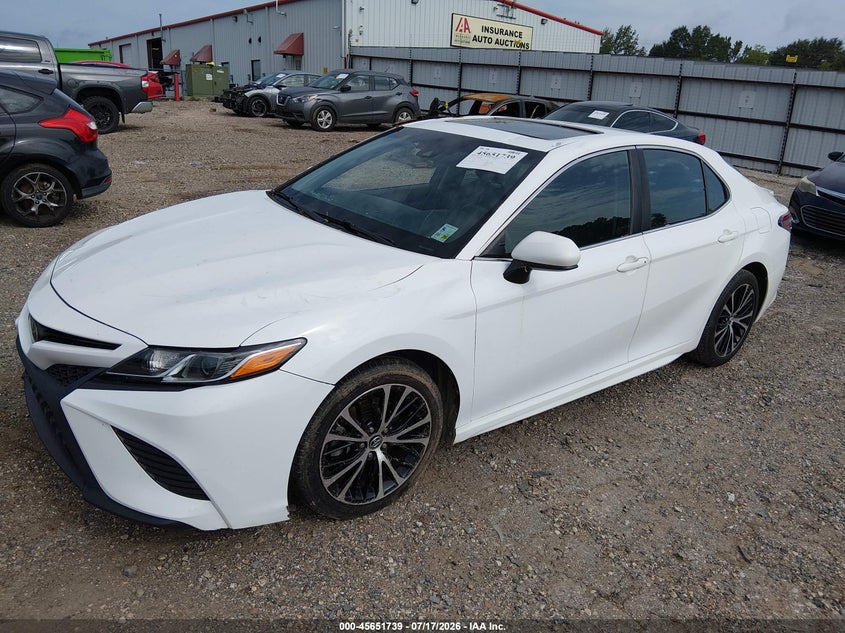 2018 TOYOTA CAMRY auction photo 2