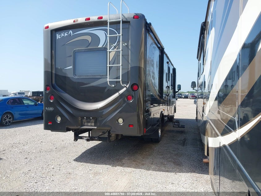 2011 FORD F53 auction photo 4