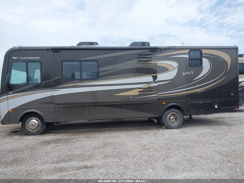 2011 FORD F53 auction photo 6