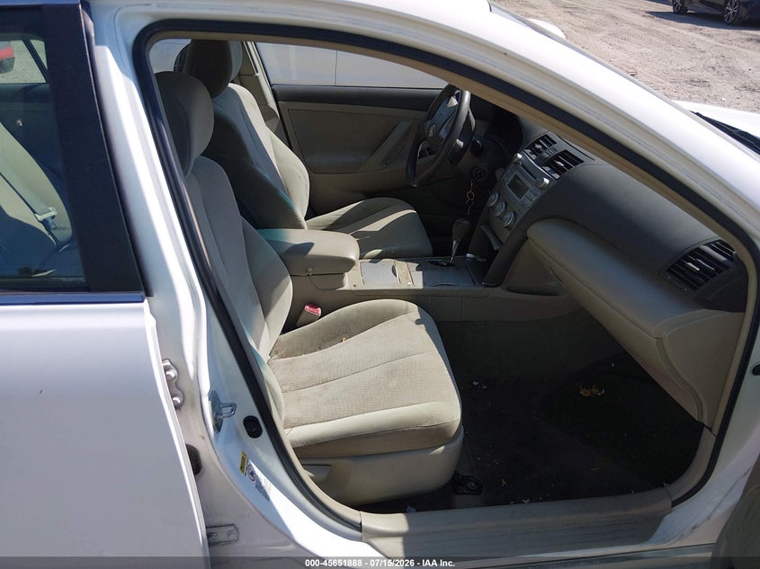 2011 TOYOTA CAMRY auction photo 5