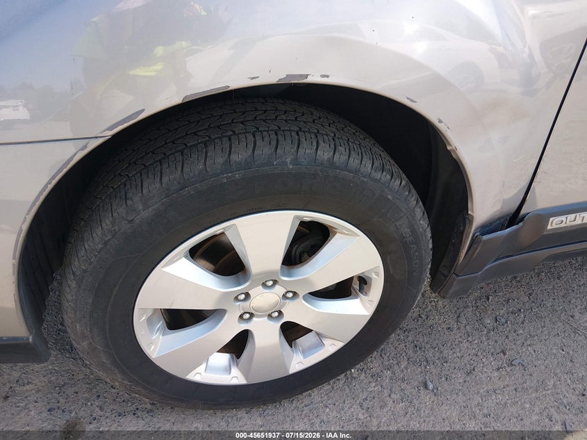 2011 SUBARU OUTBACK auction photo 6