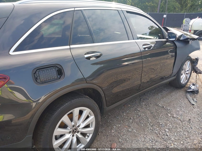 MERCEDES-BENZ GLC 300 - zdjecie 17