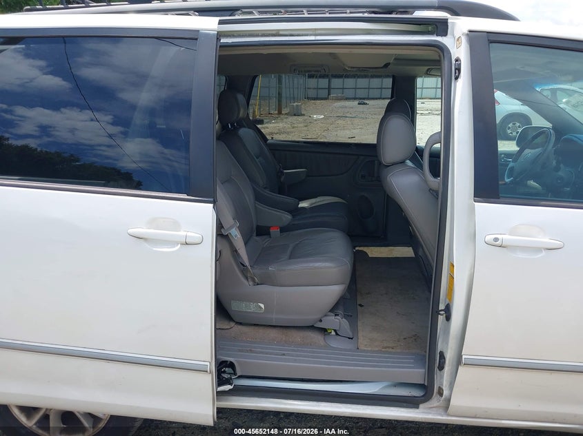 2005 TOYOTA SIENNA auction photo 8