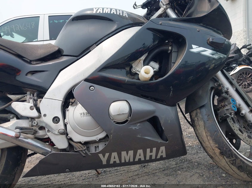 2001 Yamaha Yzf600 R VIN: JYA5AHE011A027970 Lot: 45652182