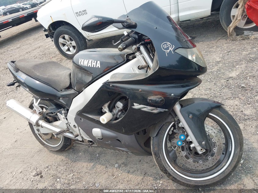 2001 Yamaha Yzf600 R VIN: JYA5AHE011A027970 Lot: 45652182
