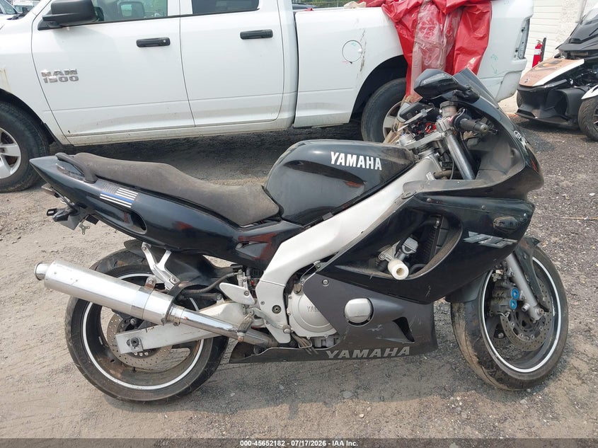 2001 Yamaha Yzf600 R VIN: JYA5AHE011A027970 Lot: 45652182