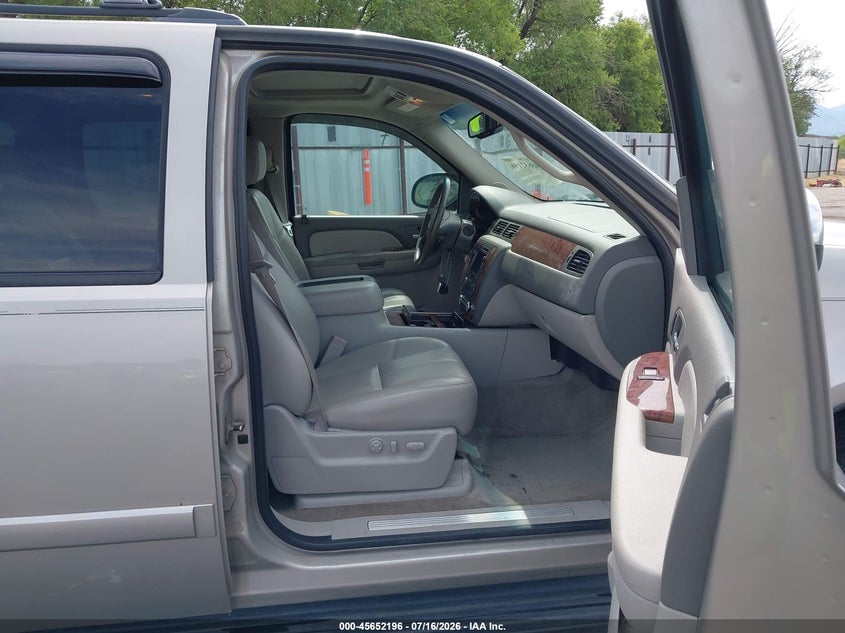 2008 CHEVROLET SUBURBAN 1500 auction photo 5