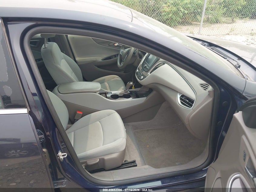 2017 CHEVROLET MALIBU auction photo 5