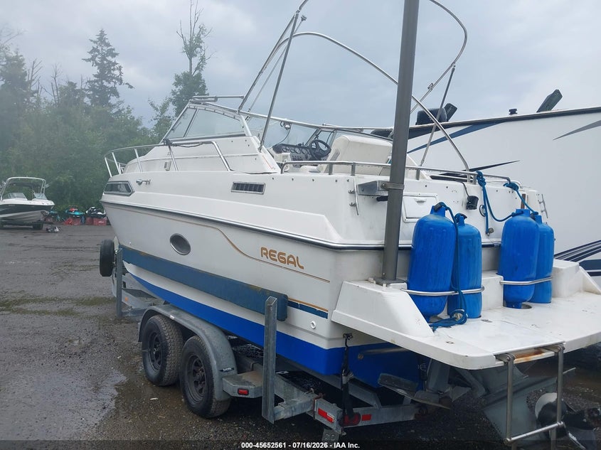 1994 REGAL VALANTI BOAT & TRAILER auction photo 3