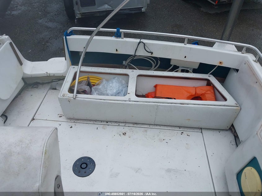 1994 REGAL VALANTI BOAT & TRAILER auction photo 8