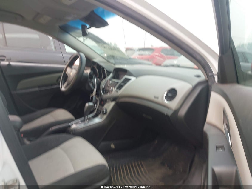 2011 CHEVROLET CRUZE auction photo 5